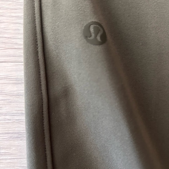 Lululemon Women's On The Fly Jogger Pant Size 2 Olive  Athleisure Drawstring NWT - Picture 5 of 5
